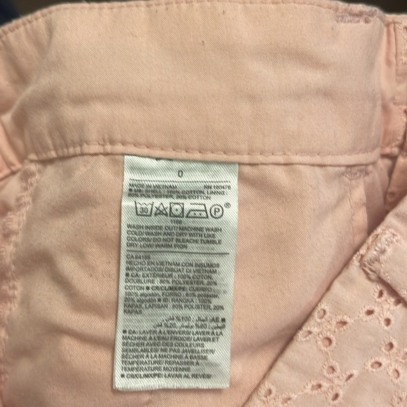 Old Navy - pink eyelet everyday shorts - mid-rise - size 0 - Picture 4 of 4